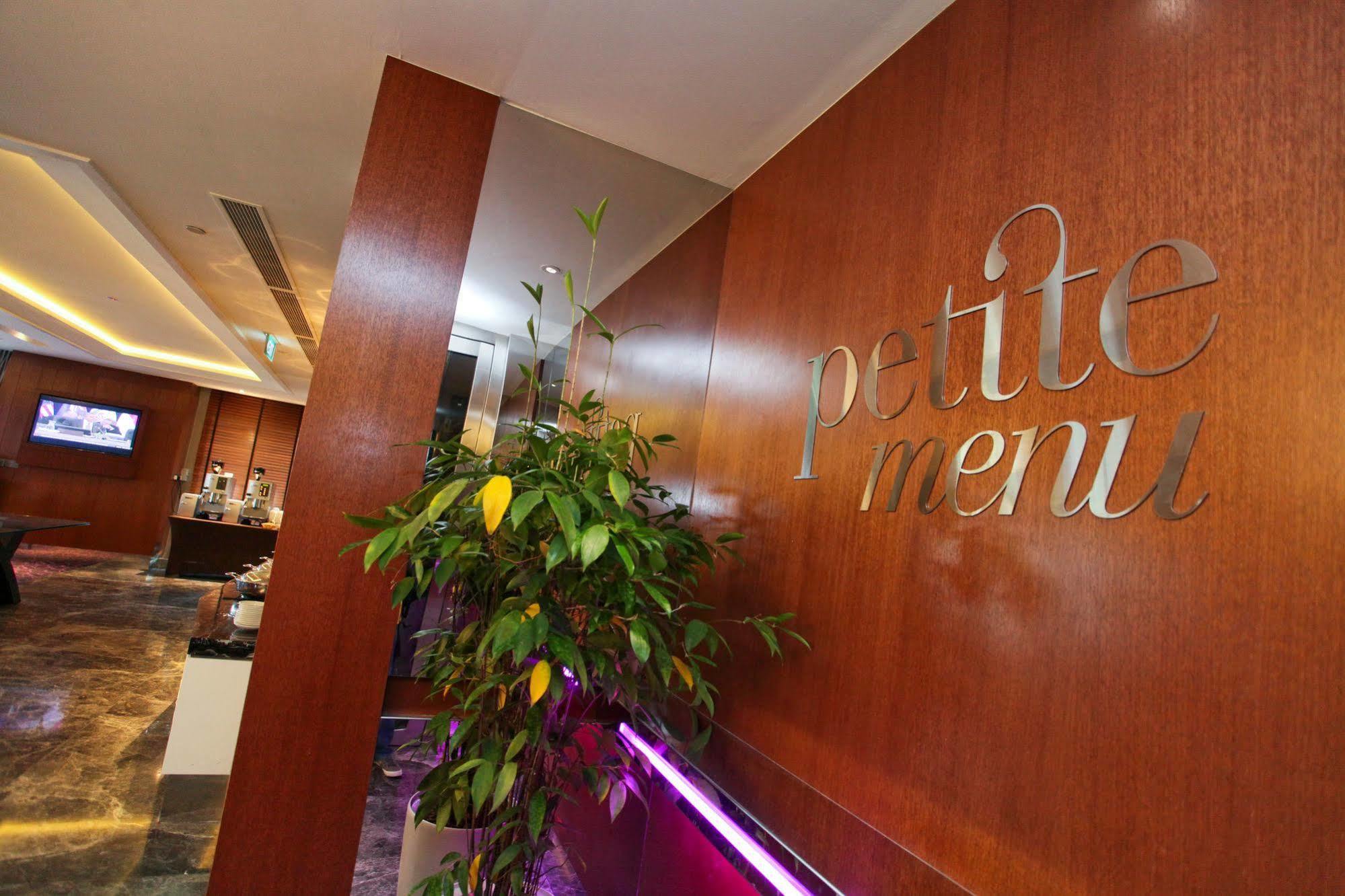 Aqueen Hotel Paya Lebar Singapur Exterior foto